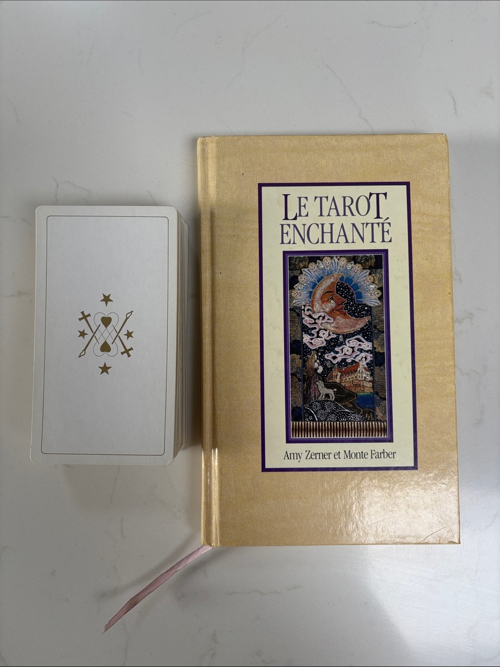 Le Tarot Enchanté/Enchanted Tarot with Book and 78 Tarot Cards-  out of print